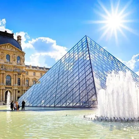 Large 4 Bedroom Near Metro - Only 30 Minutes To Paris And Disneyland Apartment