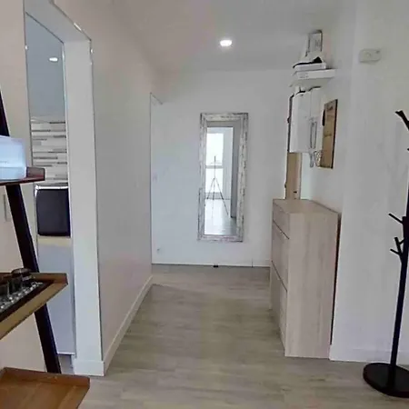 Large 4 Bedroom Near Metro - Only 30 Minutes To Paris And Disneyland * Creteil
