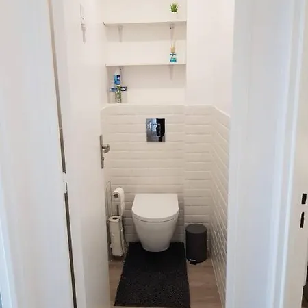 Large 4 Bedroom Near Metro - Only 30 Minutes To Paris And Disneyland Creteil