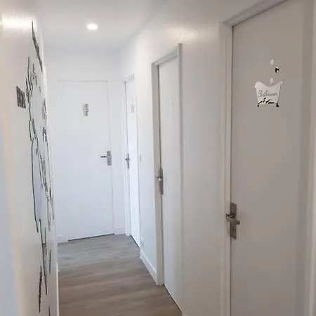 Apartment Large 4 Bedroom Near Metro - Only 30 Minutes To Paris And Disneyland