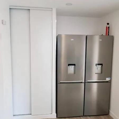 Apartment Large 4 Bedroom Near Metro - Only 30 Minutes To Paris And Disneyland Creteil