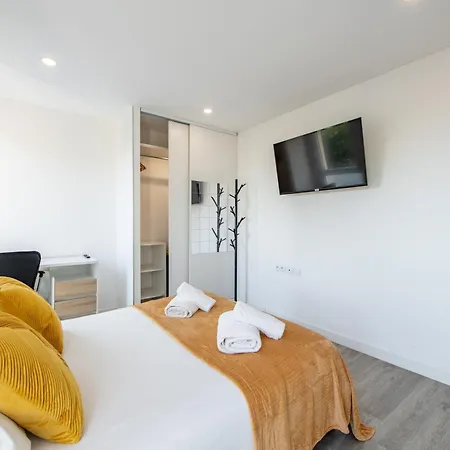 Apartment Large 4 Bedroom Near Metro - Only 30 Minutes To Paris And Disneyland Creteil