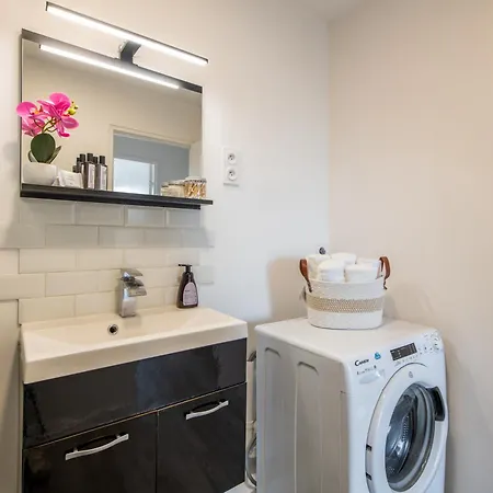 Large 4 Bedroom Near Metro - Only 30 Minutes To Paris And Disneyland Creteil