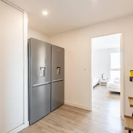 Large 4 Bedroom Near Metro - Only 30 Minutes To Paris And Disneyland * Creteil